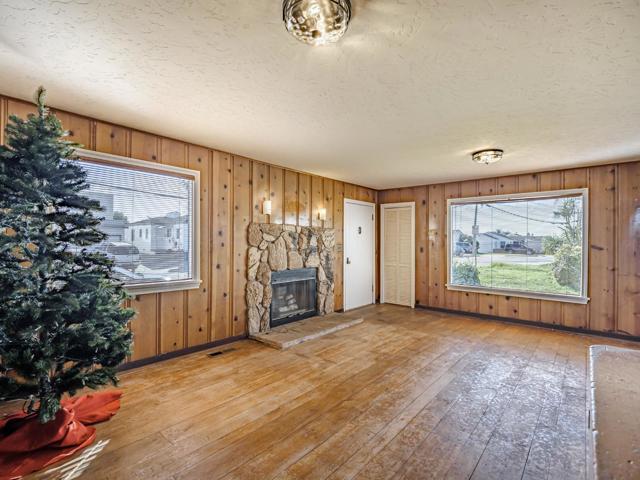 35 Sycamore Street, Watsonville CA: https://media.crmls.org/mediaz/70c86af9-c044-4b26-bdfb-90a29de7cfd7.jpg