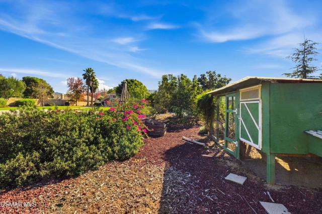 6945 Via Alba, Camarillo CA: https://media.crmls.org/mediaz/70c873a7-f02b-43a0-918f-eb1c64a22ebc.jpg