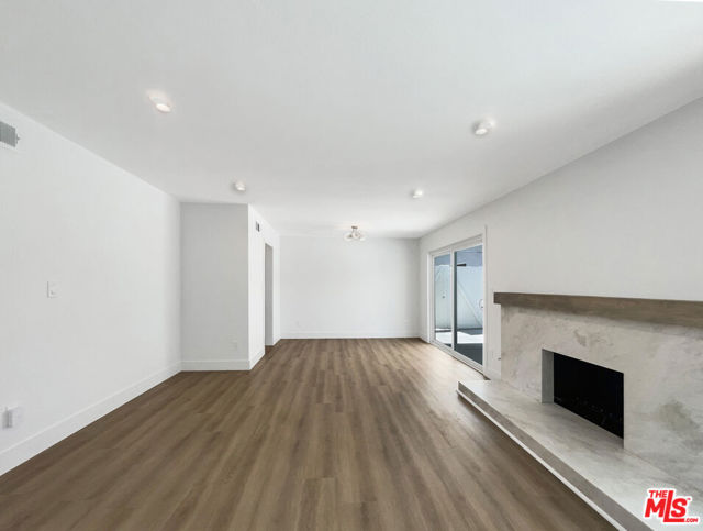 10011 Odessa Avenue, North Hills CA: https://media.crmls.org/mediaz/70c88f2b-f073-4c92-b6a7-0cfc71dd6ff7.jpg