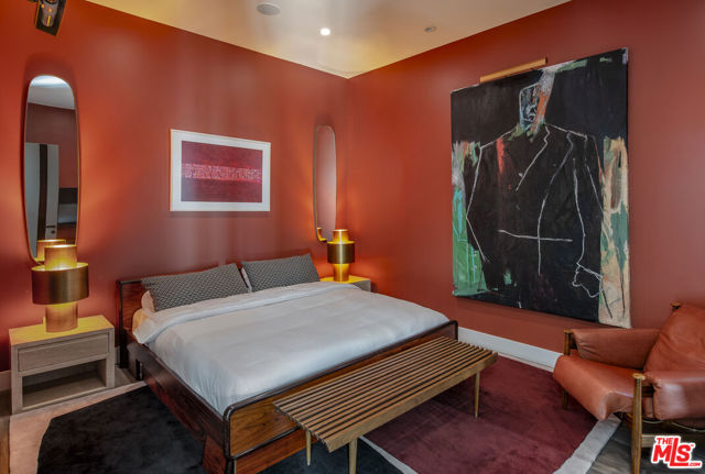 8145 Willow Glen Road, Los Angeles CA: https://media.crmls.org/mediaz/70c8d915-741c-48f0-85b8-6ac5fa1f677d.jpg