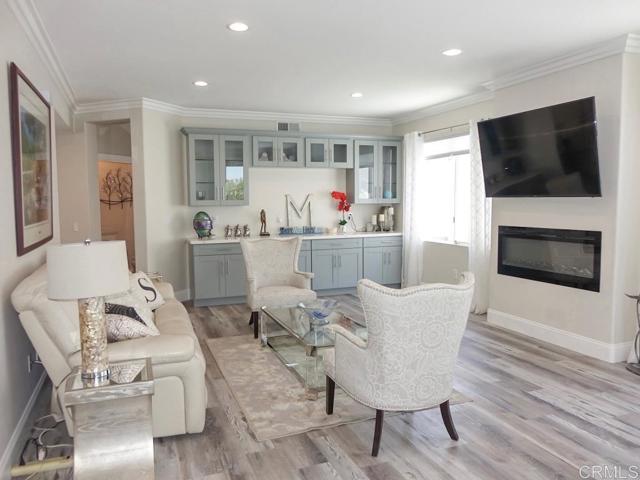 4982 Lassen Drive, Oceanside CA: https://media.crmls.org/mediaz/70caa745-23a3-4f2c-a285-794e10b271d3.jpg