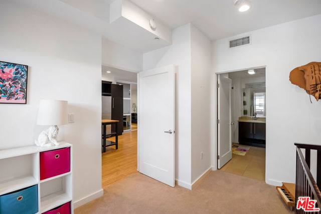13045 Pacific Promenade, Playa Vista CA: https://media.crmls.org/mediaz/70cabad2-4e04-4016-9ce8-d03ea3d39730.jpg