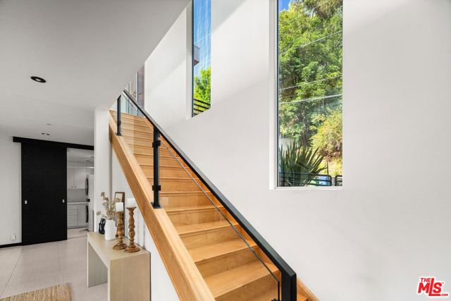 933 Bluegrass Lane, Los Angeles CA: https://media.crmls.org/mediaz/70cb0cdb-9a14-4a2d-ba2f-492363d8a3d4.jpg