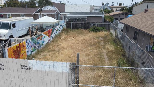 1217 Harding Ave, National City CA: https://media.crmls.org/mediaz/70cb0d7f-440d-4cab-9077-e071b495ac56.jpg