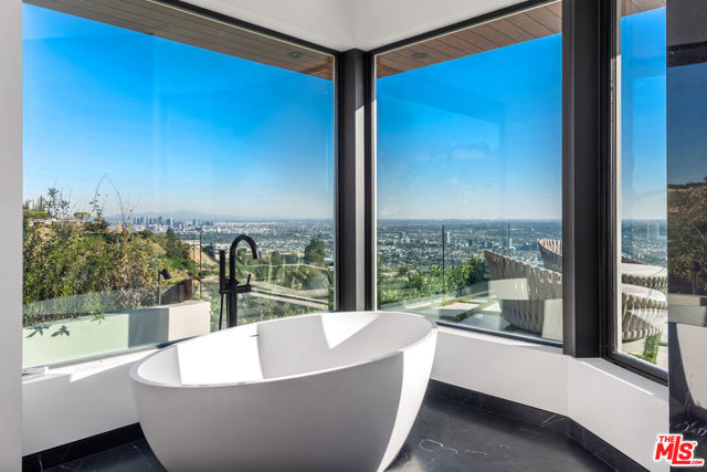 Drew Fenton | 9305 Nightingale Drive Los Angeles CA | MLS: 7240240