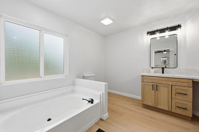 Detail Gallery Image 29 of 37 For 2298 Lindsay Dr, Carlsbad,  CA 92008 - 2 Beds | 2 Baths