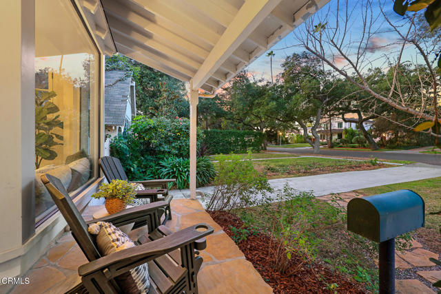 Detail Gallery Image 4 of 46 For 1870 Brigden Rd, Pasadena,  CA 91104 - 3 Beds | 2 Baths