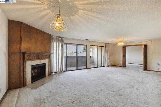 26937 Hayward Blvd, Hayward CA: https://media.crmls.org/mediaz/70ce6a2a-45f4-446c-96af-5836fe801fc6.jpg