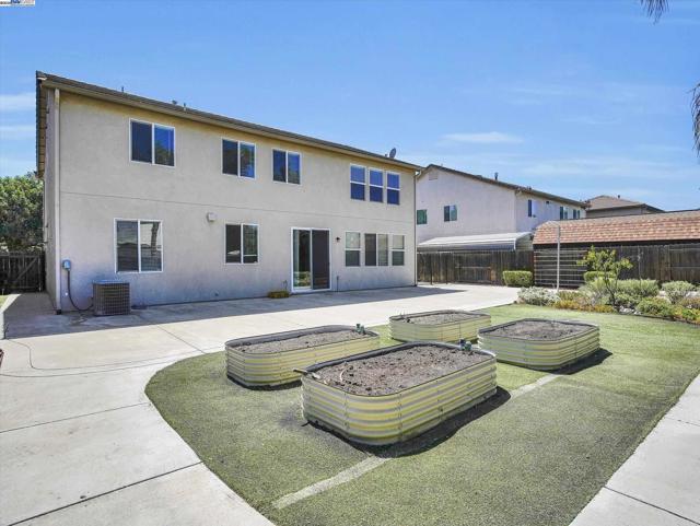 1413 Angus St, Patterson CA: https://media.crmls.org/mediaz/70ced073-8364-465c-9d2c-a35e97786025.jpg
