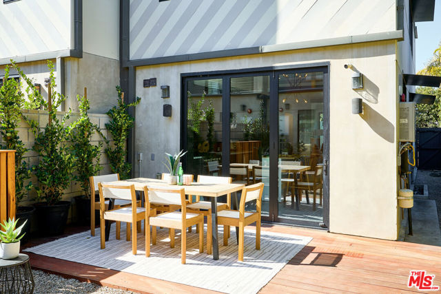 746 Brooks Avenue, Venice CA: https://media.crmls.org/mediaz/70cefd3b-ff42-46a5-9ea2-c0a98ef01804.jpg