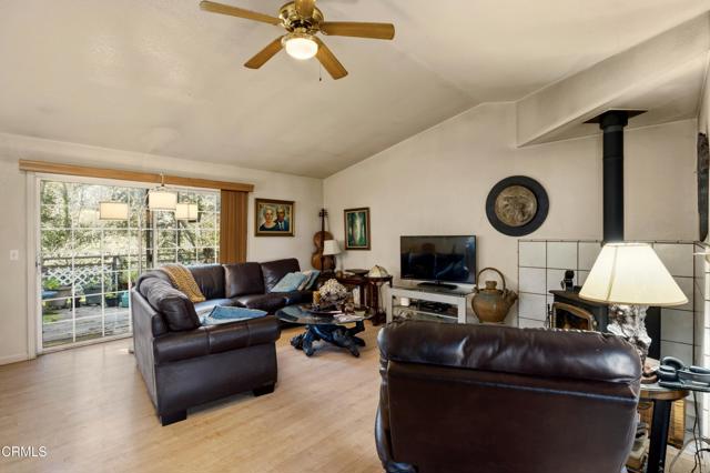 Detail Gallery Image 4 of 29 For 18070 Ocean Dr, Fort Bragg,  CA 95437 - 3 Beds | 2/1 Baths