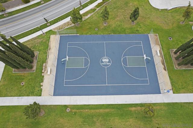 1670 Grasshopper Ln, Chula Vista CA: https://media.crmls.org/mediaz/70cfeb12-8f1b-4b3e-b523-26bc3ce6be23.jpg