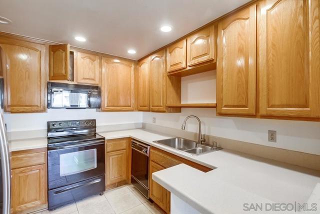 6737 Friars, San Diego, California 92108, 3 Bedrooms Bedrooms, ,2 BathroomsBathrooms,Condominium,For Sale,Friars,250020141SD