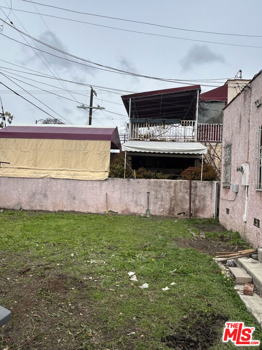 https://media.crmls.org/mediaz/70d0a9f0-8400-4f5c-806b-a2870d700f3a.jpg?preset=X-Large