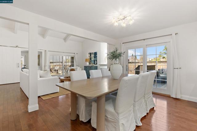 1716 Saint Andrews Drive, Moraga CA: https://media.crmls.org/mediaz/70d0cb9a-fe0e-4ffd-9a87-9070c87a6593.jpg