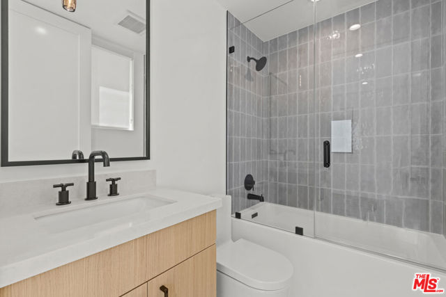 5841 Kester Avenue, Van Nuys CA: https://media.crmls.org/mediaz/70d1050f-e058-49d4-8a19-5df16b1e7dc3.jpg