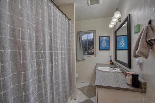 285 Fifth Ave, Chula Vista CA: https://media.crmls.org/mediaz/70d17bc7-63c3-4043-afad-700997f0bde0.jpg