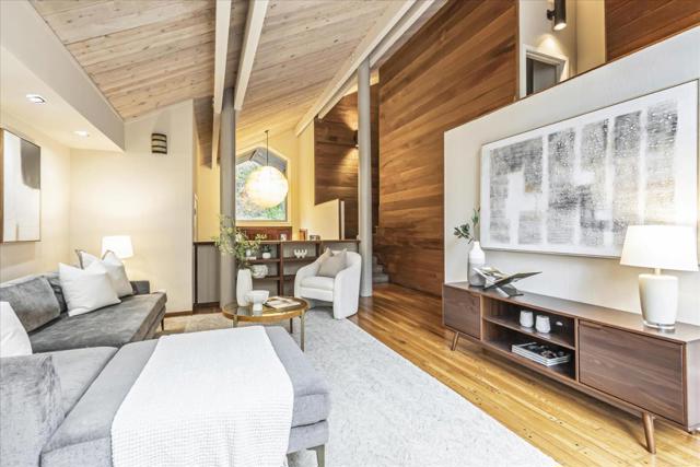 19233 Mountain Way, Los Gatos CA: https://media.crmls.org/mediaz/70d1eed5-de9a-44f2-9114-be57d7321469.jpg