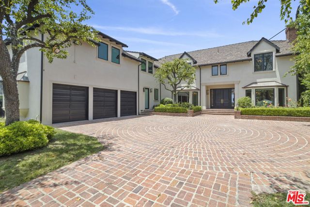 15515 Collina Strada, Los Angeles CA: https://media.crmls.org/mediaz/70d1f007-74b9-4db0-b457-06c511474210.jpg