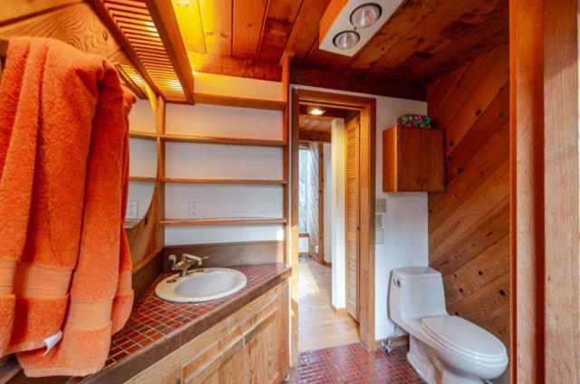 1009 Miramontes Street, Half Moon Bay CA: https://media.crmls.org/mediaz/70d2a769-807c-4334-94f1-e319069f90d0.jpg