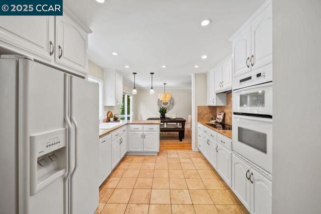 53 Brookside Rd., Orinda CA: https://media.crmls.org/mediaz/70d2ab70-1494-49b6-b5a2-018ccd1e785c.jpg