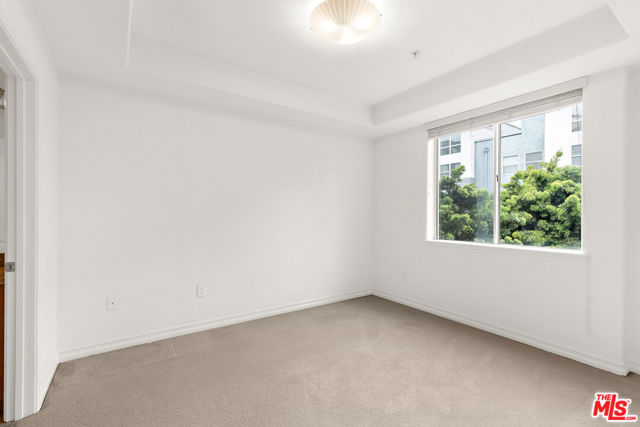 629 Traction Avenue, Los Angeles CA: https://media.crmls.org/mediaz/70d34faf-5dbd-491c-96fc-9a3a7c527eb5.jpg