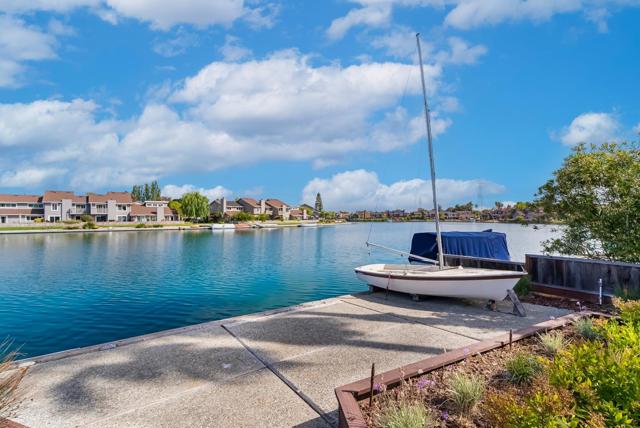 707 Santa Cruz Lane, Foster City CA: https://media.crmls.org/mediaz/70d357be-0bed-4026-b6c8-6dec49b6a751.jpg