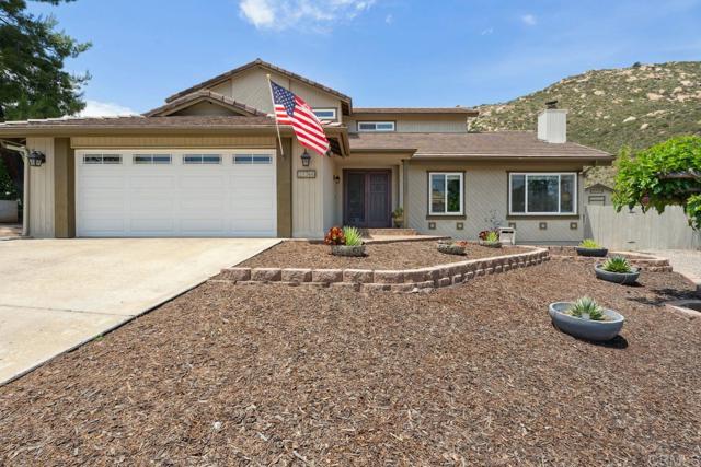 25744 Caryn Ct., Ramona CA: https://media.crmls.org/mediaz/70d3a0d7-8aa8-4a8e-8fac-9c98120fcaa0.jpg