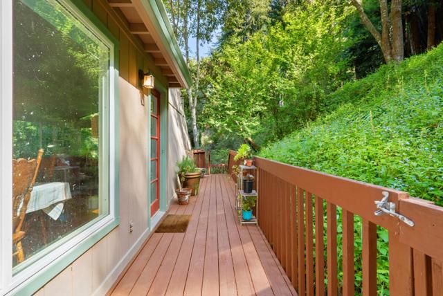 903 Redwood Drive, Aptos CA: https://media.crmls.org/mediaz/70d458d3-c7df-4a38-9cb2-98a7ff3ab08b.jpg