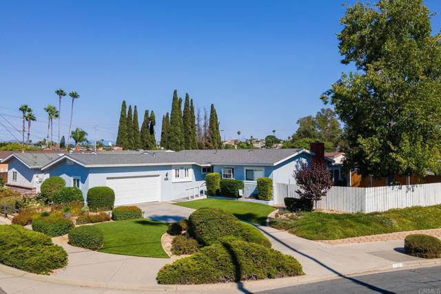 Detail Gallery Image 1 of 1 For 7586 Crary St, La Mesa,  CA 91942 - 4 Beds | 2 Baths