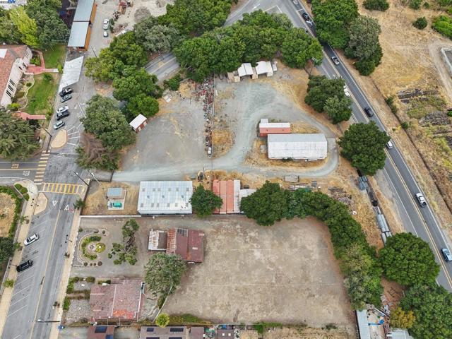 11768 Main St, Sunol CA: https://media.crmls.org/mediaz/70d5f671-1909-4ce2-b494-c732fcc3ec44.jpg