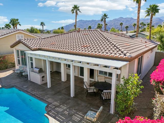 60920 Living Stone Drive, La Quinta CA: https://media.crmls.org/mediaz/70d65e79-722c-4ca9-86e4-264971f4122f.jpg