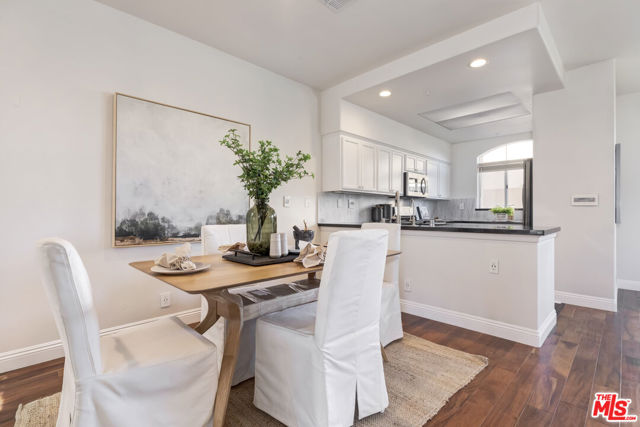 1630 E Palm Avenue, El Segundo CA: https://media.crmls.org/mediaz/70d6a580-746d-4c64-b36c-27f44696a244.jpg