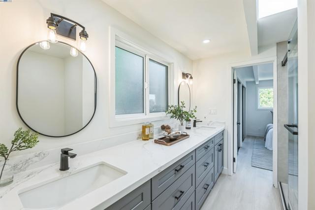 723 Redwood Rd, San Anselmo CA: https://media.crmls.org/mediaz/70d6f2ed-4db3-4bc9-b0fa-0e4ce598931a.jpg