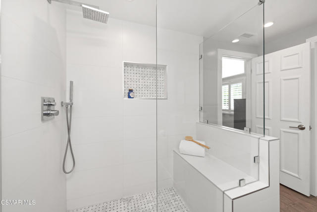 1666 Berwick Place, Westlake Village CA: https://media.crmls.org/mediaz/70d714f9-dc95-49d0-82fb-5d52346ee6ca.jpg