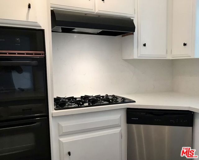 1411 North HAYWORTH Avenue, 5 photo 5