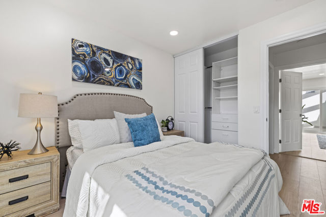 13 Pepper Court, Inglewood CA: https://media.crmls.org/mediaz/70d7e7fb-1e95-4790-b0c9-e4c2c5830b61.jpg