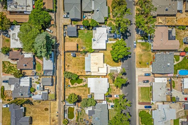312 Oakshire Avenue, Modesto CA: https://media.crmls.org/mediaz/70d82b37-4382-4f59-9ae8-ca21a6cceba0.jpg