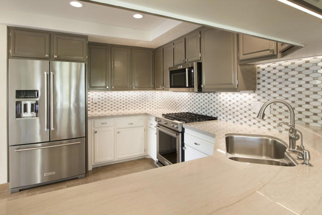 73318 Shadow Mountain Drive, Palm Desert CA: https://media.crmls.org/mediaz/70d8bafe-dba0-4ef2-9ffb-8763749d5fdf.jpg
