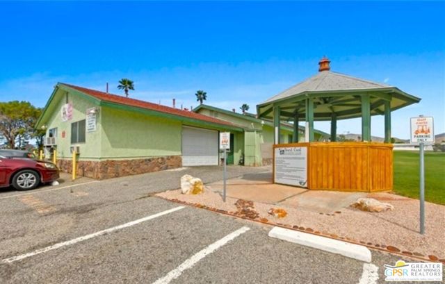 69490 Parkside Drive, Desert Hot Springs CA: https://media.crmls.org/mediaz/70d8d82c-c57b-41b8-998d-e5280d83b747.jpg