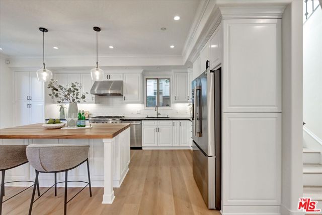 2517 Huntington Lane, Redondo Beach, California 90278, 4 Bedrooms Bedrooms, ,3 BathroomsBathrooms,Residential,Sold,Huntington,25607911