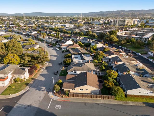 626 Harvester Drive, Foster City CA: https://media.crmls.org/mediaz/70da246a-8957-44e0-bef5-8c71cbb2ae49.jpg