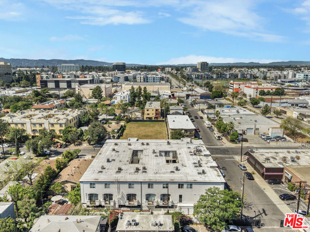 Image 19 of 32 For 5330 Satsuma Avenue