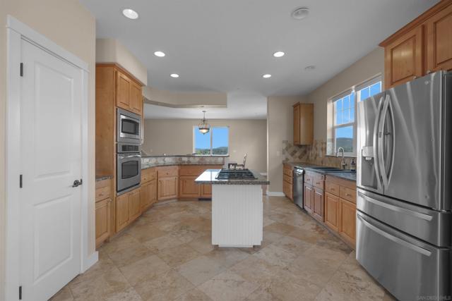 16725 Harrison Park Trail, Julian CA: https://media.crmls.org/mediaz/70db0b0f-8de5-494b-9e99-6c1b33ab37ab.jpg