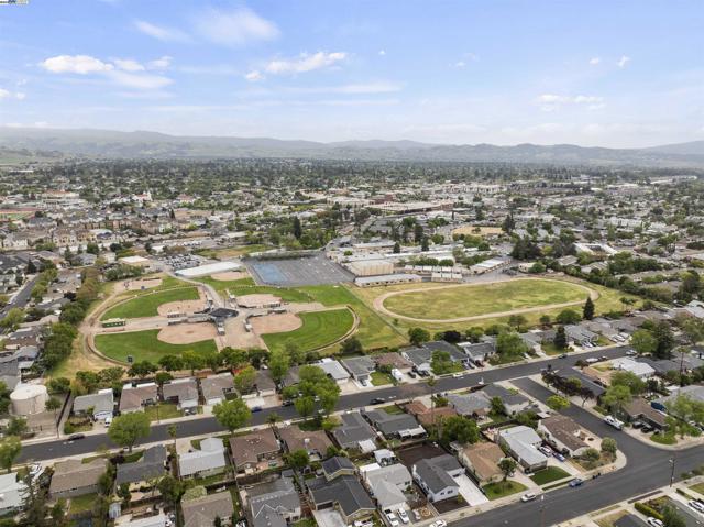 2845 Briarwood Dr, Livermore CA: https://media.crmls.org/mediaz/70db24ec-7cb0-443a-bad8-334a1eb31746.jpg