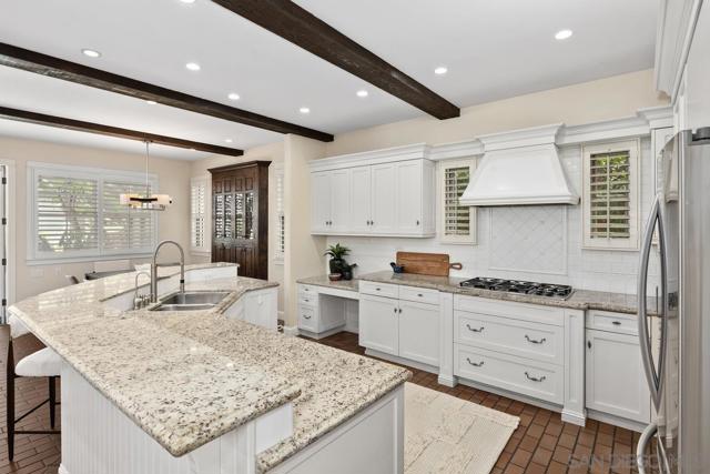755 F Ave, Coronado CA: https://media.crmls.org/mediaz/70dbf2e9-eefc-40b2-821f-3e45876960bc.jpg