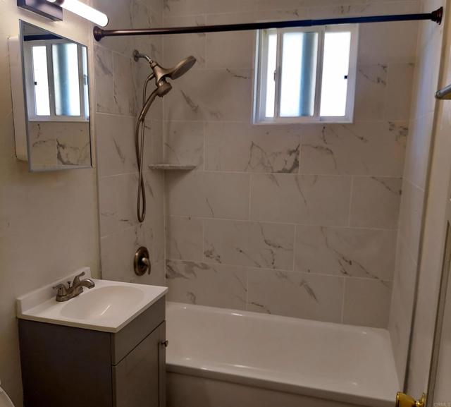 6736 40 Kelly Street, San Diego CA: https://media.crmls.org/mediaz/70dc2266-9a71-4083-9723-08580210f503.jpg