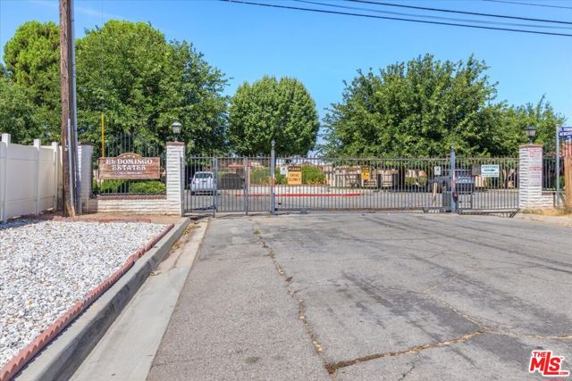 2104 El Domingo Circle, Lancaster CA: https://media.crmls.org/mediaz/70dd02a8-c506-430b-a6c1-5e3e279f40b7.jpg