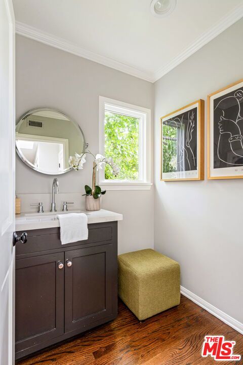 4071 Mandeville Canyon Road, Los Angeles CA: https://media.crmls.org/mediaz/70ded67f-3aaa-4bad-80b6-51585a5cdf88.jpg