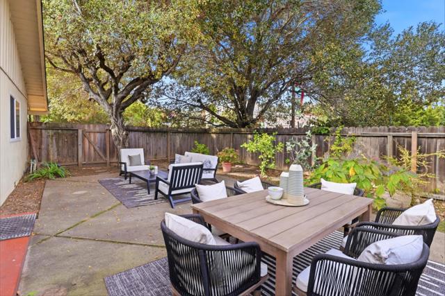 1001 Maywood Drive, Belmont CA: https://media.crmls.org/mediaz/70dee81c-7b37-4bf6-ace5-35fe69f11b28.jpg